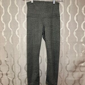 Lululemon Dark Gray Patterned Capri Leggings